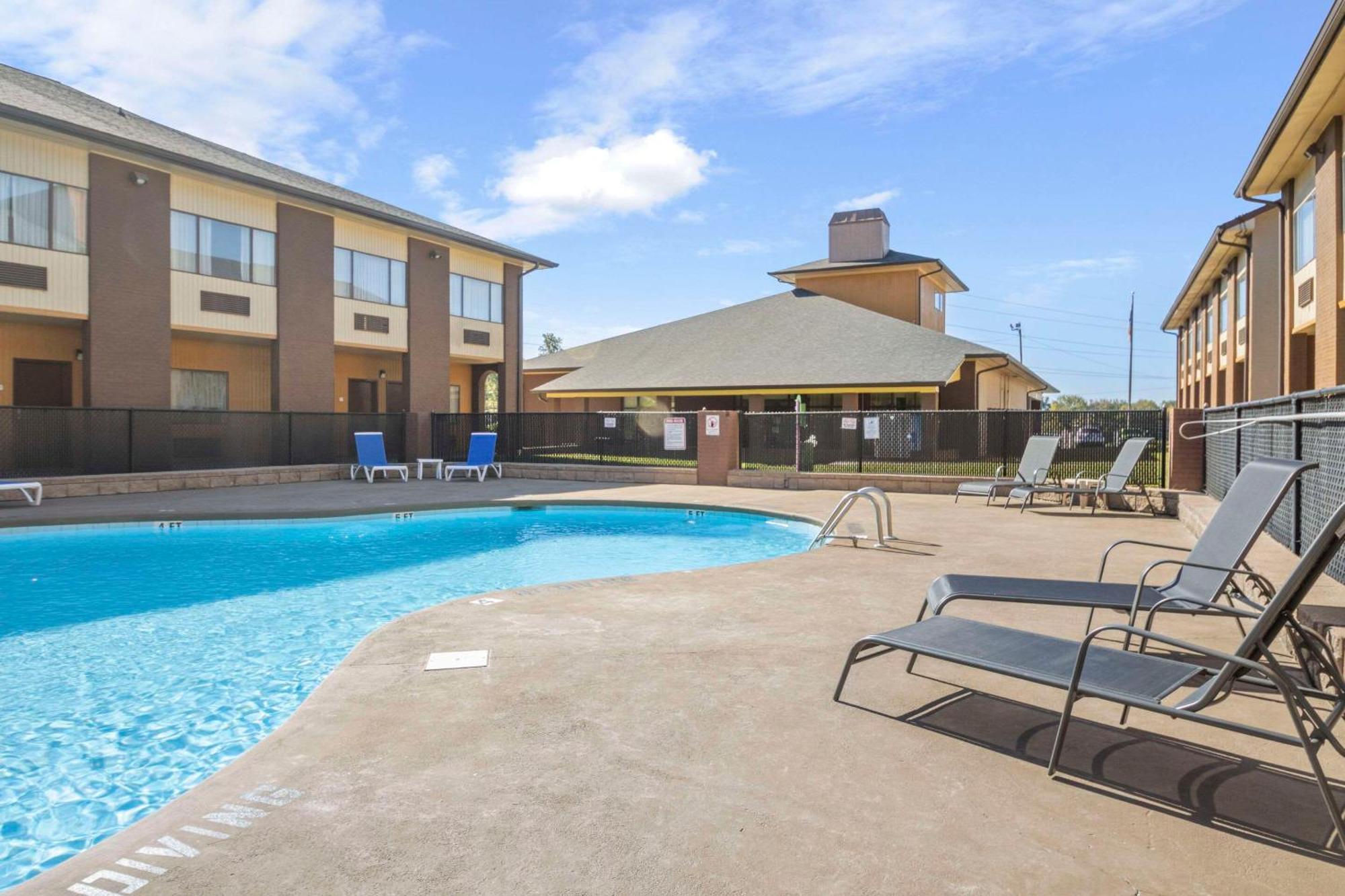 Quality Suites Hickory South Exteriör bild