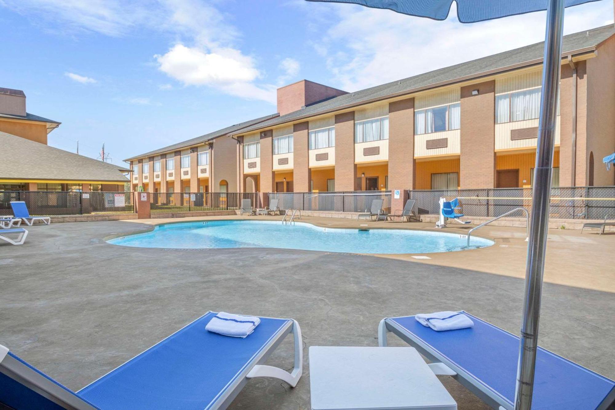 Quality Suites Hickory South Exteriör bild
