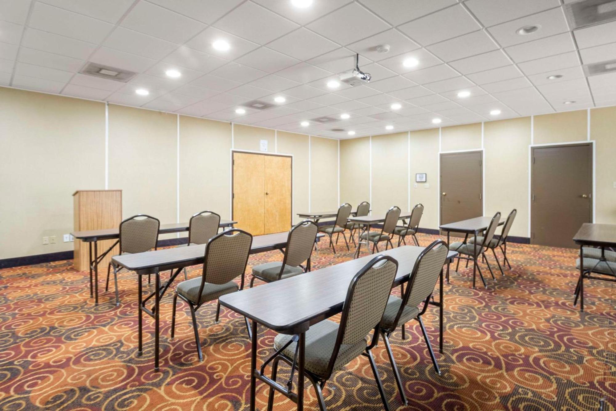 Quality Suites Hickory South Exteriör bild