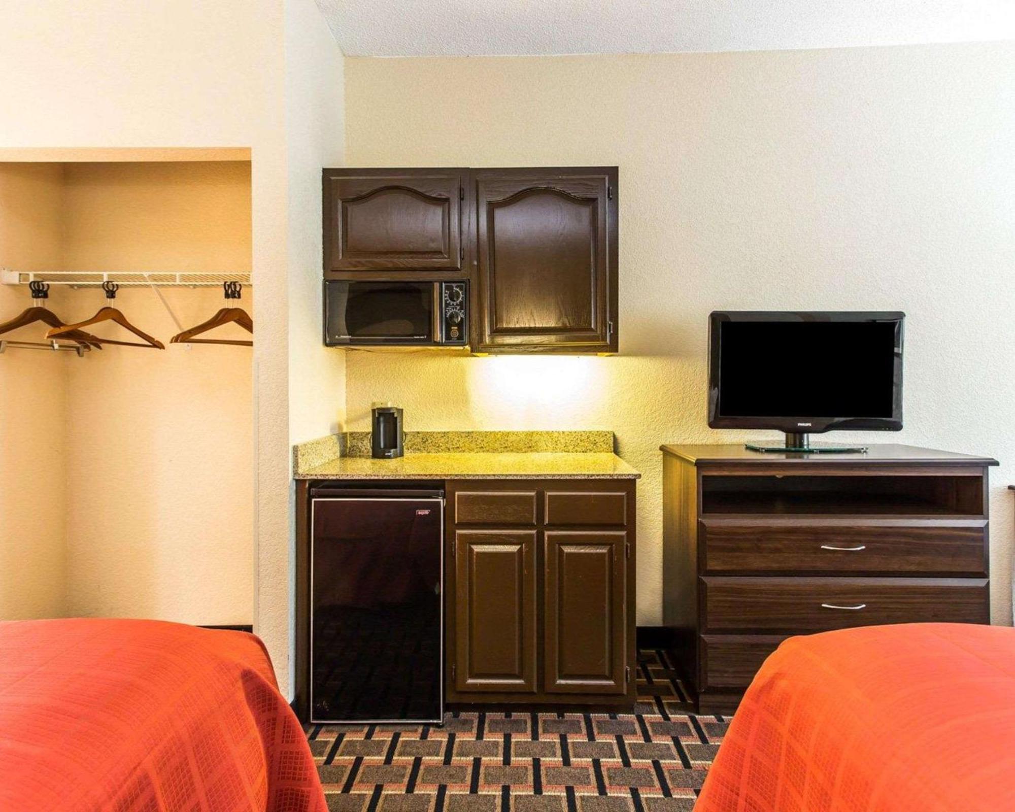 Quality Suites Hickory South Exteriör bild