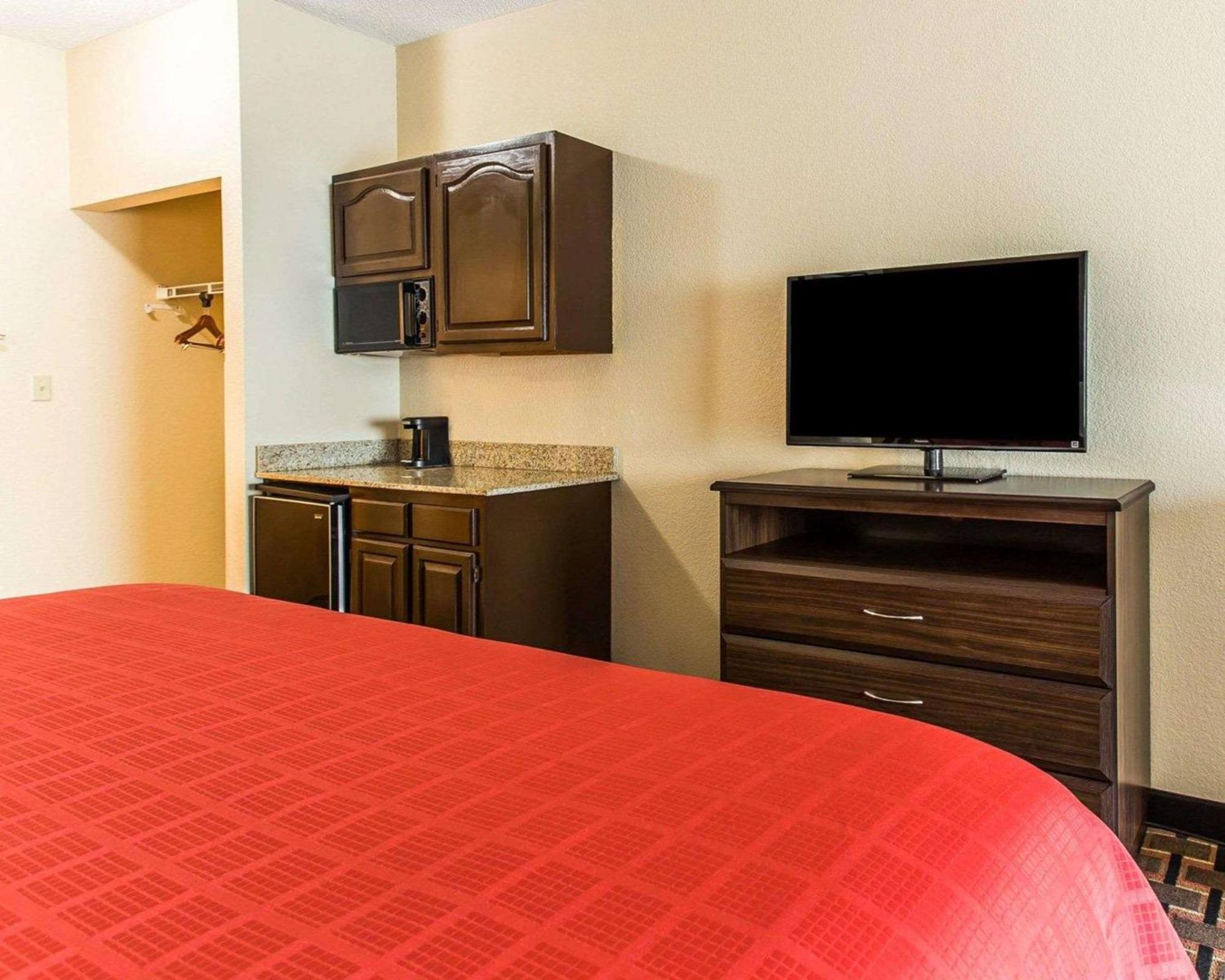 Quality Suites Hickory South Exteriör bild