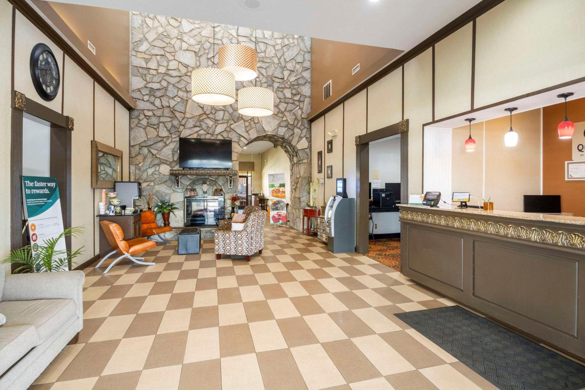 Quality Suites Hickory South Exteriör bild