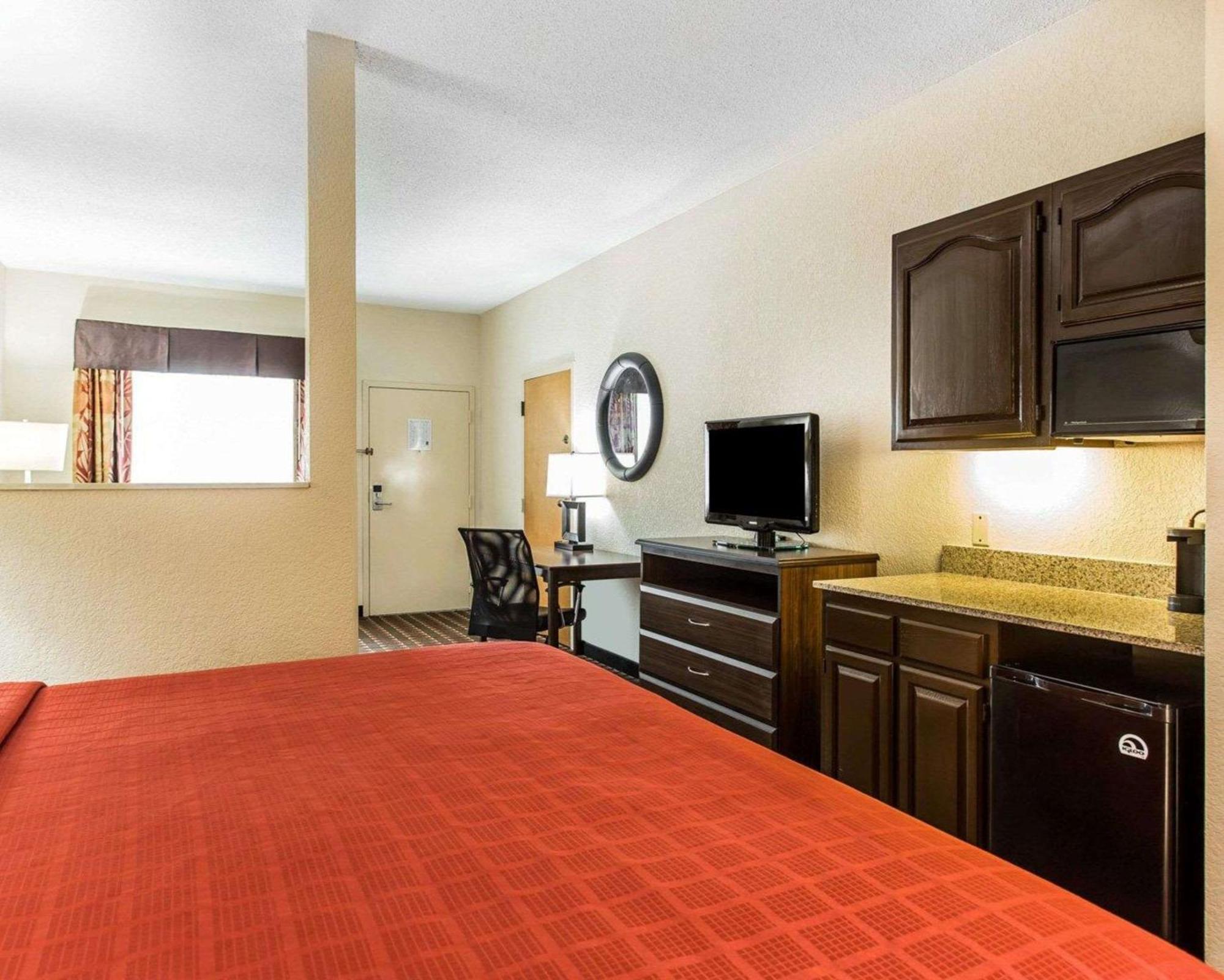 Quality Suites Hickory South Exteriör bild