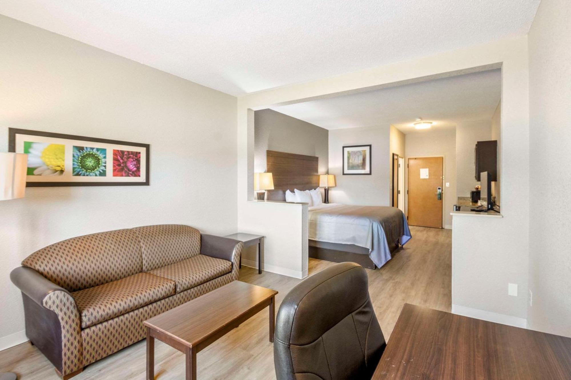 Quality Suites Hickory South Exteriör bild