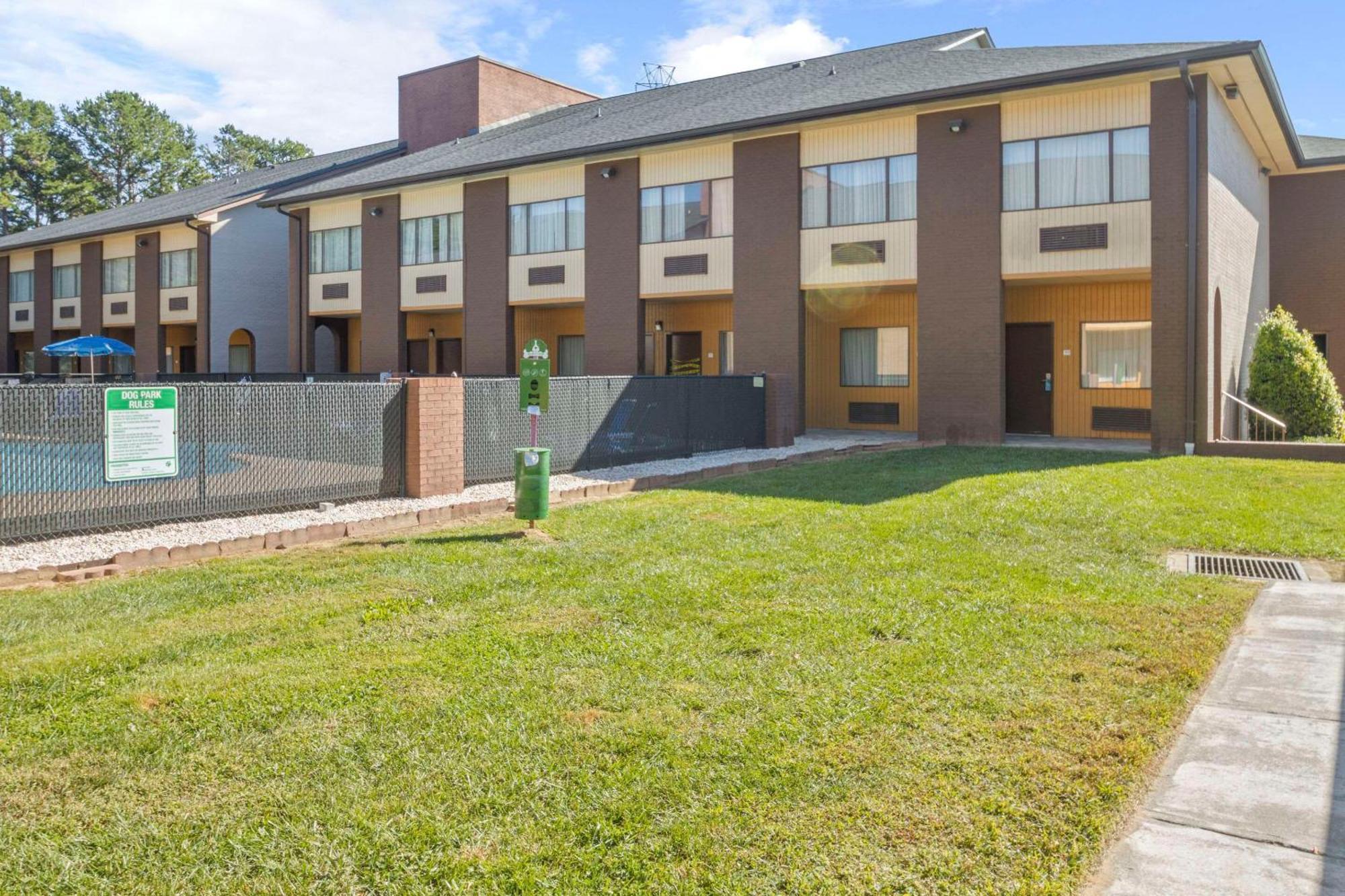 Quality Suites Hickory South Exteriör bild