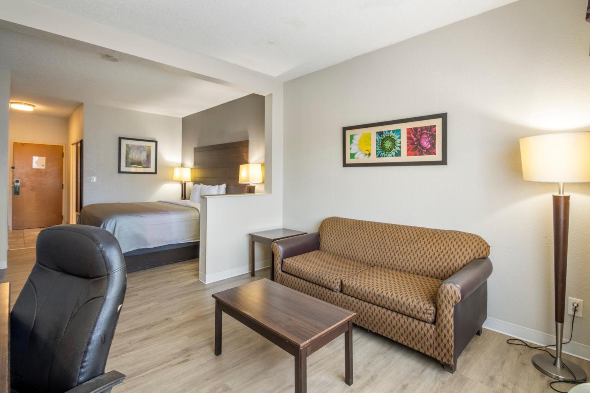 Quality Suites Hickory South Exteriör bild